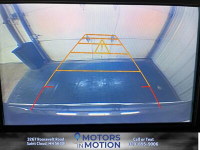 2017 Chevrolet Suburban Premier 4WD w/Sunroof   - Photo 14 - Saint Cloud, MN 56301