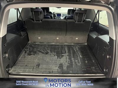 2017 Chevrolet Suburban Premier 4WD w/Sunroof   - Photo 20 - Saint Cloud, MN 56301