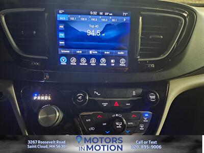 2017 Chrysler Pacifica Touring-L Plus   - Photo 13 - Saint Cloud, MN 56301