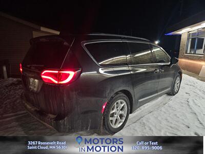 2017 Chrysler Pacifica Touring-L Plus   - Photo 6 - Saint Cloud, MN 56301