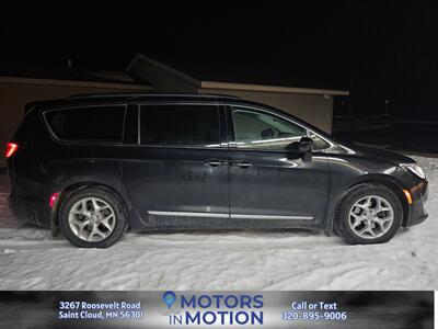 2017 Chrysler Pacifica Touring-L Plus   - Photo 5 - Saint Cloud, MN 56301
