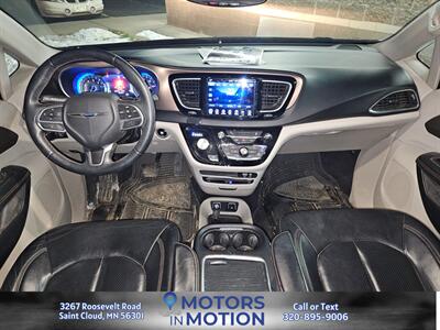 2017 Chrysler Pacifica Touring-L Plus   - Photo 12 - Saint Cloud, MN 56301