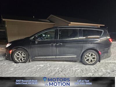 2017 Chrysler Pacifica Touring-L Plus   - Photo 2 - Saint Cloud, MN 56301
