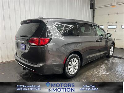 2019 Chrysler Pacifica Touring Plus - Photo 5 - Saint Cloud, MN 56301