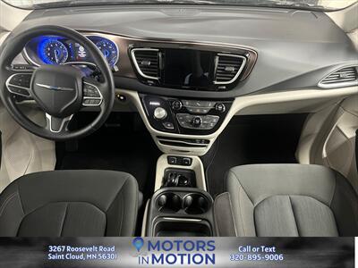 2019 Chrysler Pacifica Touring Plus - Photo 11 - Saint Cloud, MN 56301