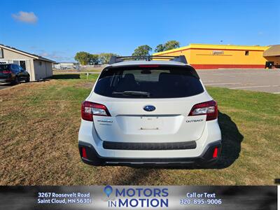 2018 Subaru Outback 2.5i Premium AWD w/Sunroof   - Photo 4 - Saint Cloud, MN 56301