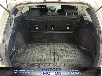 2018 Subaru Outback 2.5i Premium AWD w/Sunroof   - Photo 15 - Saint Cloud, MN 56301