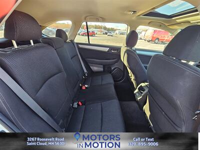 2018 Subaru Outback 2.5i Premium AWD w/Sunroof   - Photo 15 - Saint Cloud, MN 56301