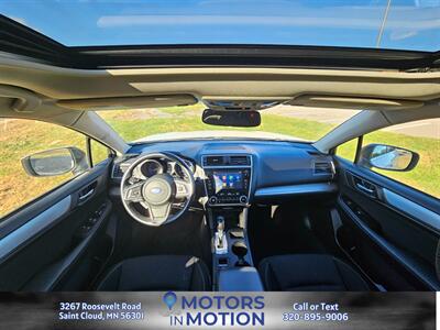 2018 Subaru Outback 2.5i Premium AWD w/Sunroof   - Photo 10 - Saint Cloud, MN 56301