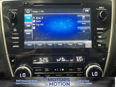 2018 Subaru Outback 2.5i Premium AWD w/Sunroof   - Photo 12 - Saint Cloud, MN 56301