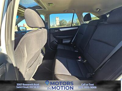 2018 Subaru Outback 2.5i Premium AWD w/Sunroof   - Photo 13 - Saint Cloud, MN 56301