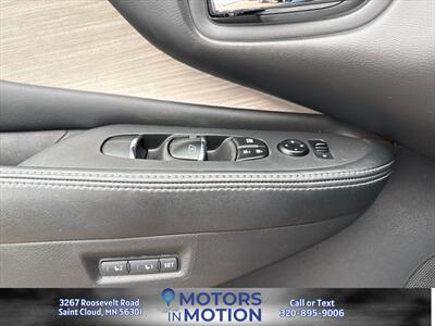 2017 Nissan Murano Platinum AWD - Photo 17 - Saint Cloud, MN 56301