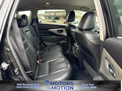 2017 Nissan Murano Platinum AWD - Photo 14 - Saint Cloud, MN 56301