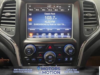 2015 Jeep Grand Cherokee Altitude 4WD   - Photo 12 - Saint Cloud, MN 56301