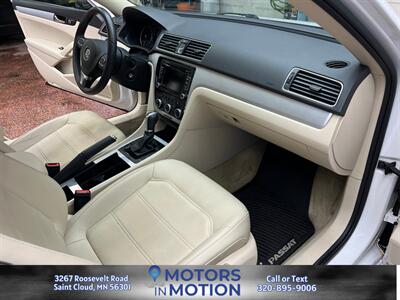 2012 Volkswagen Passat SE   - Photo 16 - Saint Cloud, MN 56301