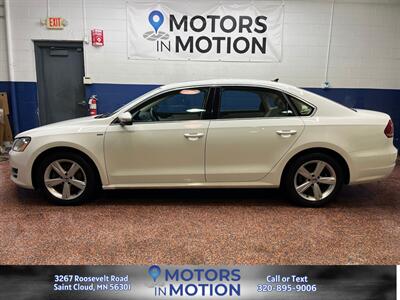 2012 Volkswagen Passat SE   - Photo 2 - Saint Cloud, MN 56301