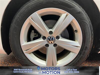 2012 Volkswagen Passat SE   - Photo 9 - Saint Cloud, MN 56301