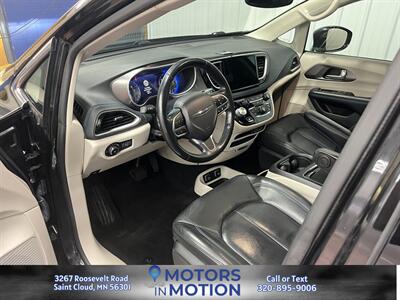 2021 Chrysler Pacifica Touring L   - Photo 9 - Saint Cloud, MN 56301