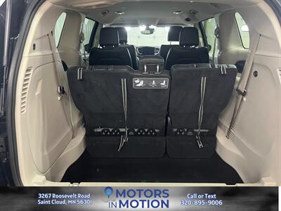 2021 Chrysler Pacifica Touring L   - Photo 17 - Saint Cloud, MN 56301