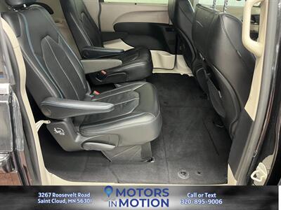2021 Chrysler Pacifica Touring L   - Photo 18 - Saint Cloud, MN 56301