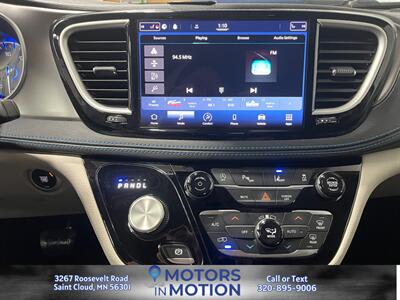 2021 Chrysler Pacifica Touring L   - Photo 12 - Saint Cloud, MN 56301