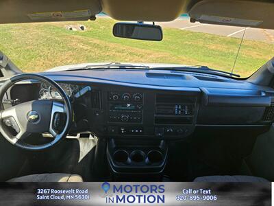 2017 Chevrolet Express 2500 6.0L   - Photo 10 - Saint Cloud, MN 56301