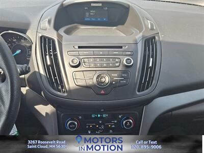 2017 Ford Escape SE AWD w/Panoramic Sunroof   - Photo 14 - Saint Cloud, MN 56301