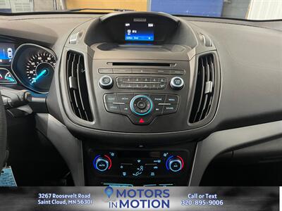 2017 Ford Escape SE AWD w/Panoramic roof   - Photo 14 - Saint Cloud, MN 56301