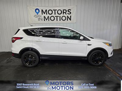 2017 Ford Escape SE AWD w/Panoramic roof   - Photo 5 - Saint Cloud, MN 56301