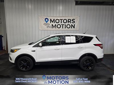 2017 Ford Escape SE AWD w/Panoramic roof   - Photo 2 - Saint Cloud, MN 56301