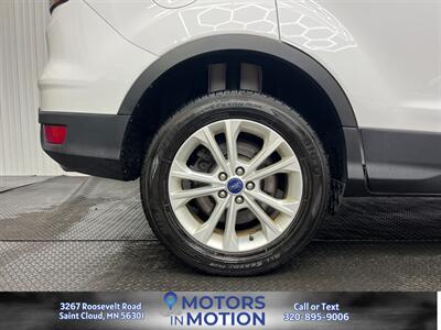 2017 Ford Escape SE AWD w/Panoramic roof   - Photo 20 - Saint Cloud, MN 56301