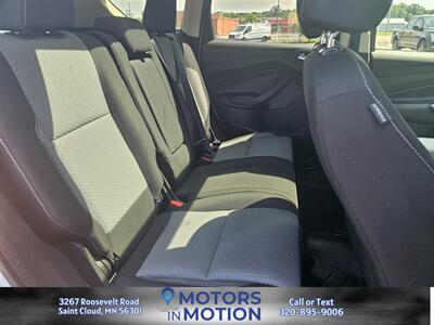 2017 Ford Escape SE AWD w/Panoramic Sunroof   - Photo 17 - Saint Cloud, MN 56301