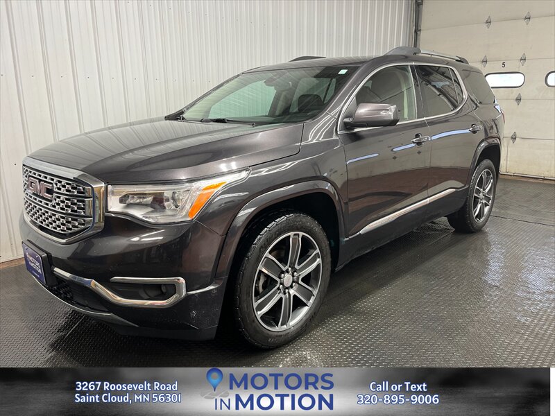 2017 GMC Acadia Denali AWD w/Sunroof  