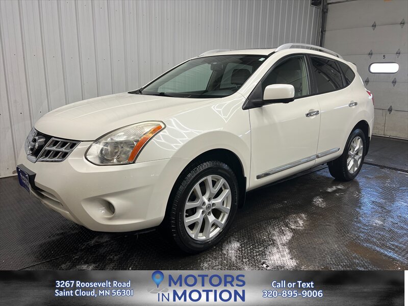 2013 Nissan Rogue SV w/SL Package  