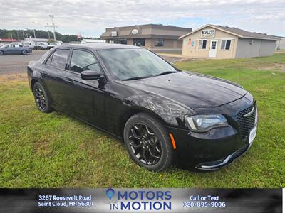2019 Chrysler 300 S AWD   - Photo 4 - Saint Cloud, MN 56301