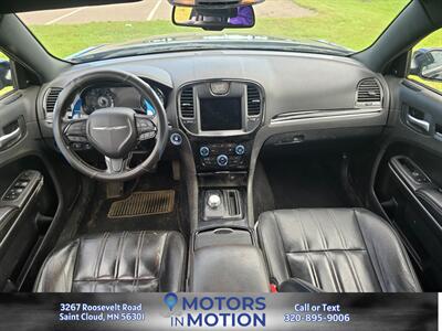 2019 Chrysler 300 S AWD   - Photo 11 - Saint Cloud, MN 56301