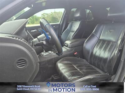 2019 Chrysler 300 S AWD   - Photo 9 - Saint Cloud, MN 56301