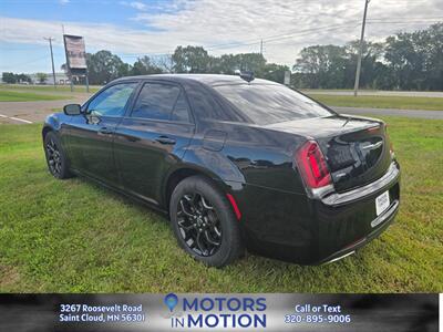 2019 Chrysler 300 S AWD   - Photo 8 - Saint Cloud, MN 56301