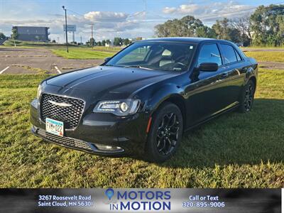 2019 Chrysler 300 S AWD   - Photo 1 - Saint Cloud, MN 56301