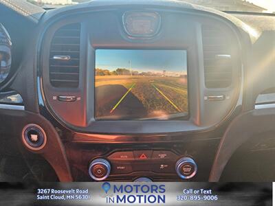 2019 Chrysler 300 S AWD   - Photo 13 - Saint Cloud, MN 56301