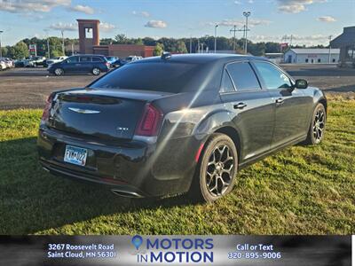 2019 Chrysler 300 S AWD   - Photo 6 - Saint Cloud, MN 56301