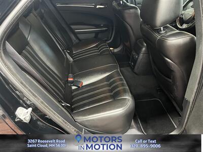 2019 Chrysler 300 S AWD   - Photo 18 - Saint Cloud, MN 56301