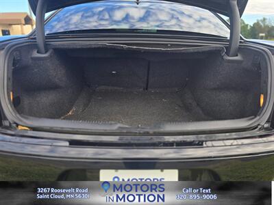 2019 Chrysler 300 S AWD   - Photo 17 - Saint Cloud, MN 56301
