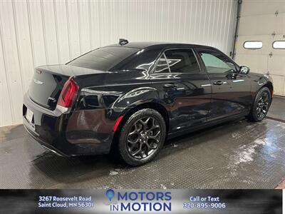 2019 Chrysler 300 S AWD   - Photo 5 - Saint Cloud, MN 56301