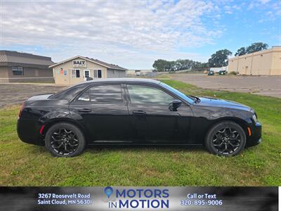 2019 Chrysler 300 S AWD   - Photo 5 - Saint Cloud, MN 56301