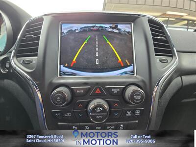 2018 Jeep Grand Cherokee Altitude 4WD   - Photo 12 - Saint Cloud, MN 56301