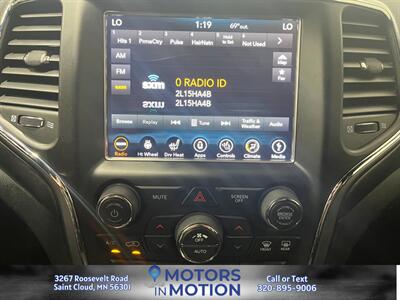 2018 Jeep Grand Cherokee Altitude 4WD   - Photo 13 - Saint Cloud, MN 56301