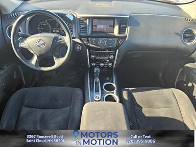 2015 Nissan Pathfinder S AWD   - Photo 11 - Saint Cloud, MN 56301