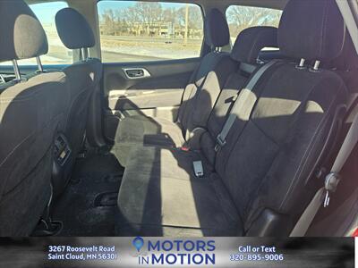 2015 Nissan Pathfinder S AWD   - Photo 15 - Saint Cloud, MN 56301
