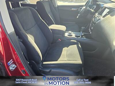 2015 Nissan Pathfinder S AWD   - Photo 14 - Saint Cloud, MN 56301
